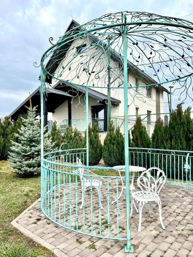 Green Oasis Apartment Stolniceni-Prajescu Luaran gambar